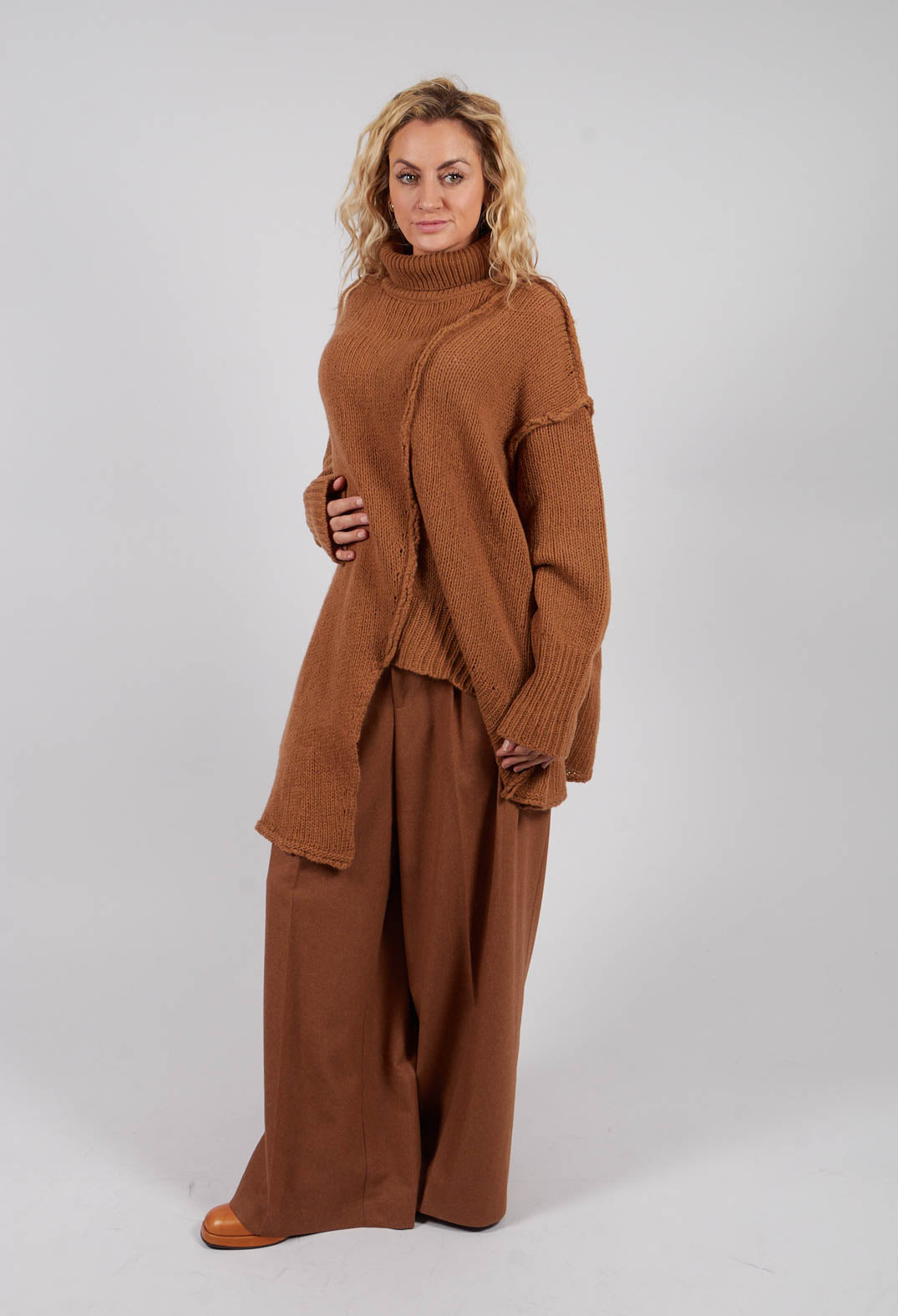Kara Knitted Jumper in Camel