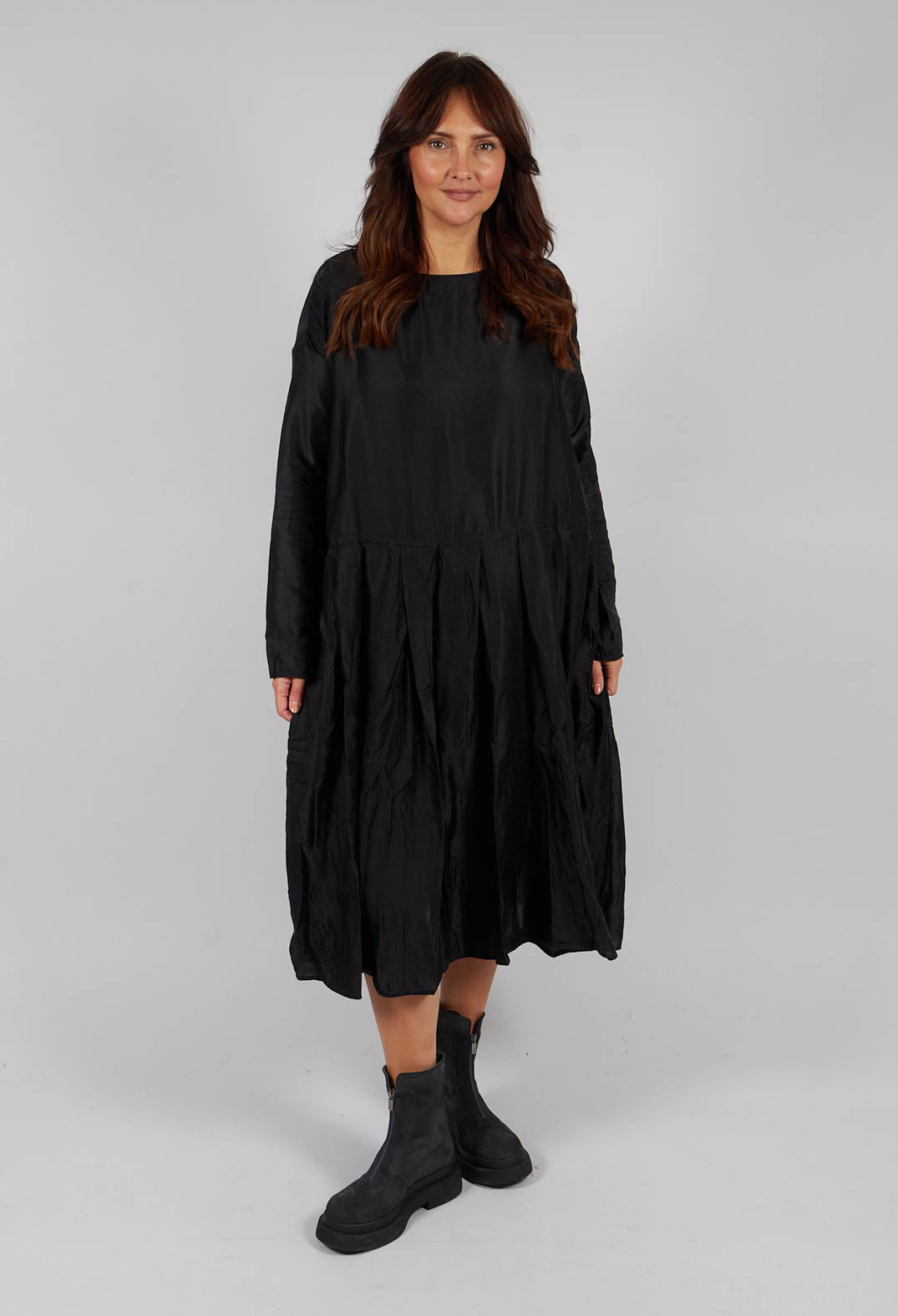 Pleated Boatneck Dress SC in Black