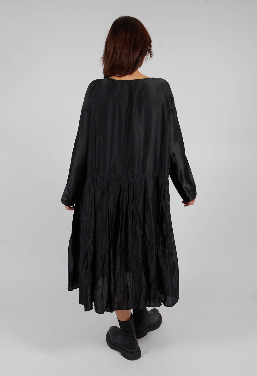 Pleated Boatneck Dress SC in Black
