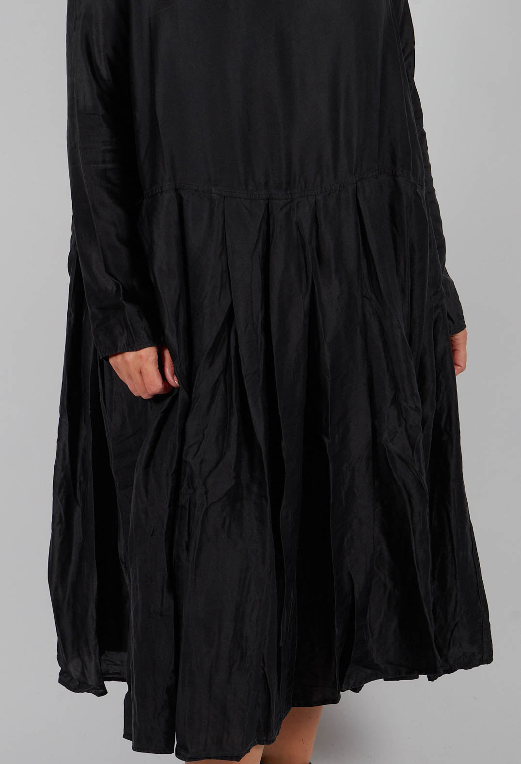 Pleated Boatneck Dress SC in Black