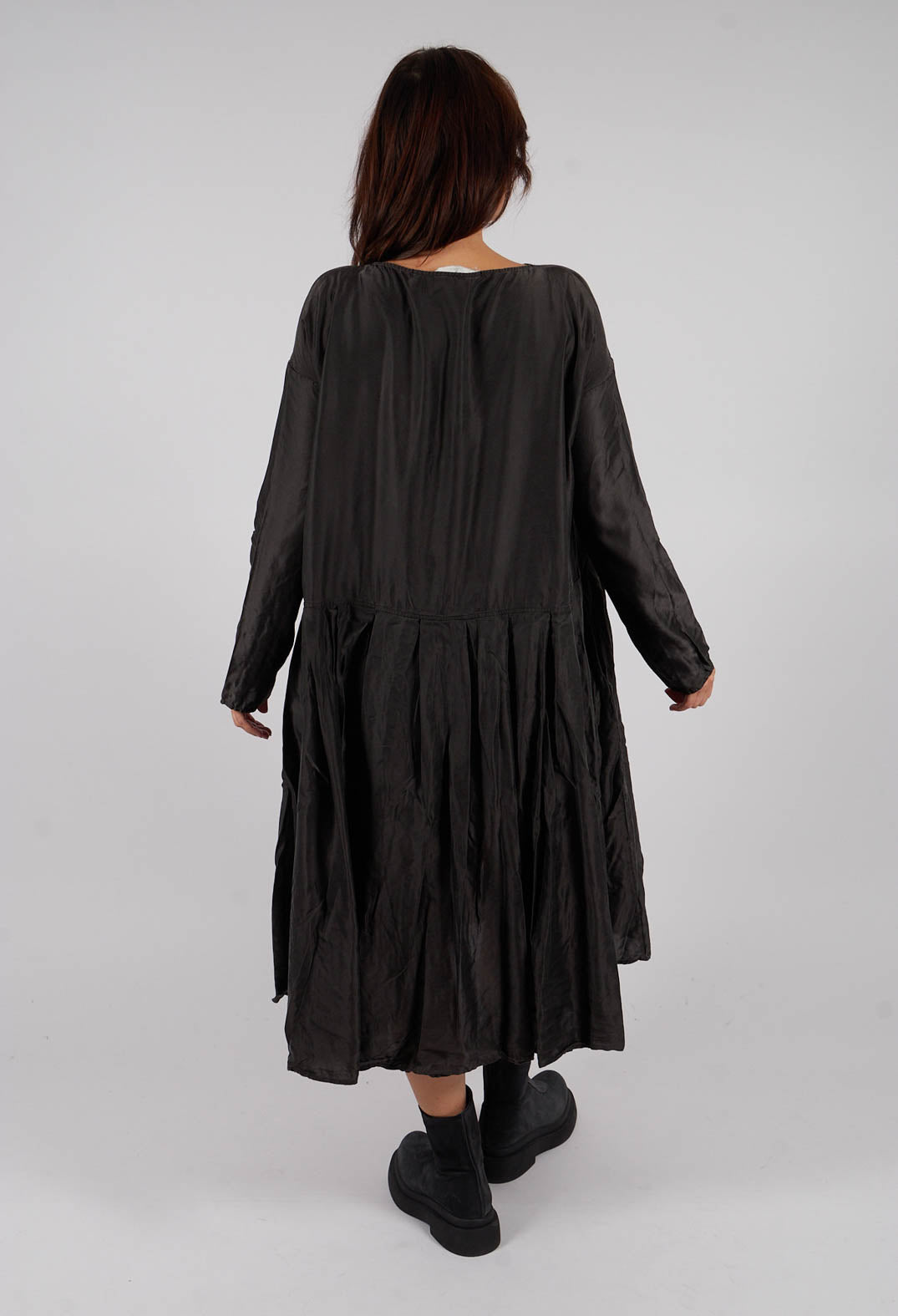 Pleated Boatneck Dress SC in Chocolate