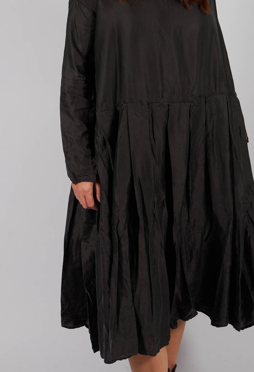 Pleated Boatneck Dress SC in Chocolate