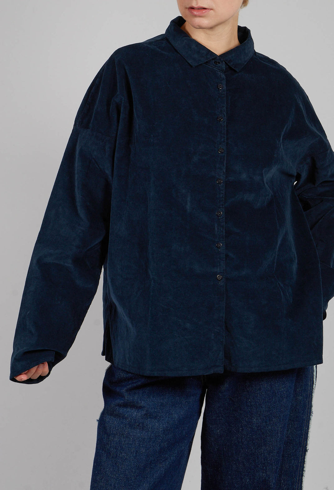 Short Collar Shirt V in Ink