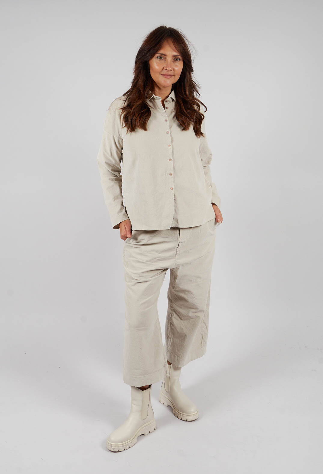 Short Collar Shirt V in Oatmeal