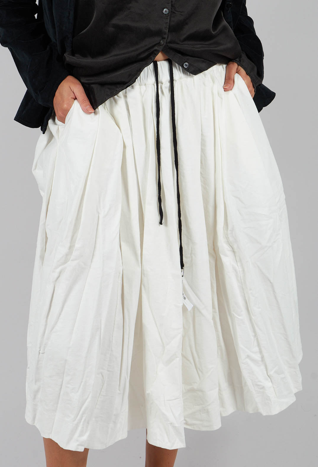 Pleated Long Skirt C in Milk