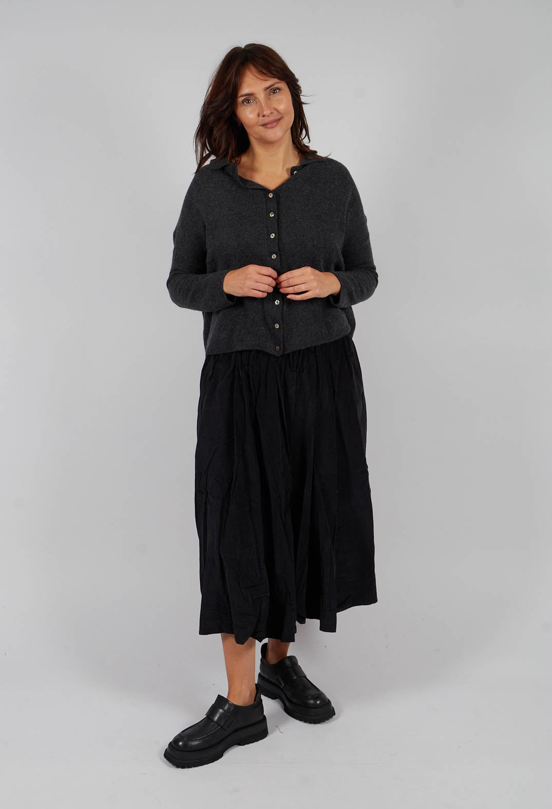Pleated Long Skirt C in Black