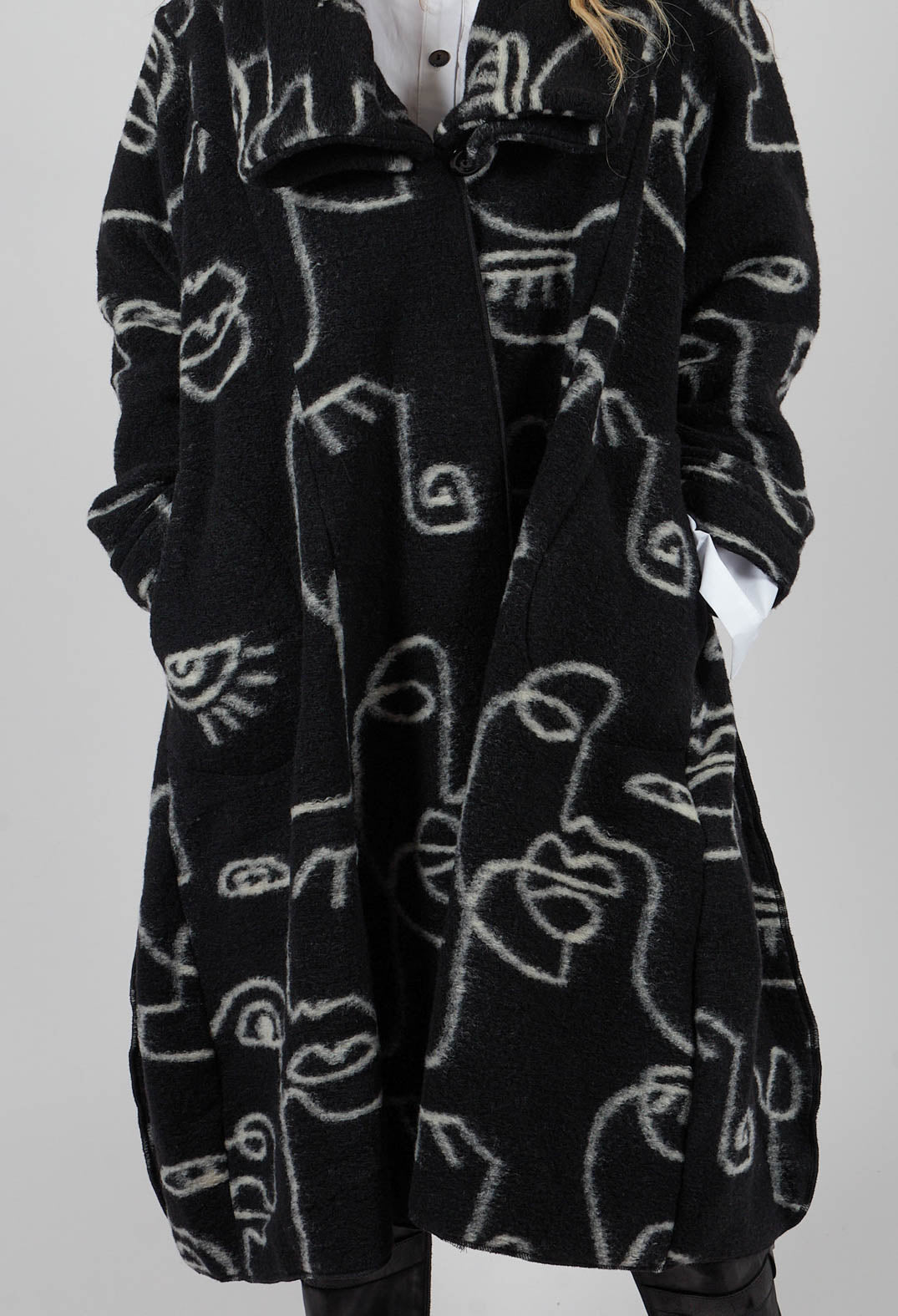 Wide Collar Coat in Black