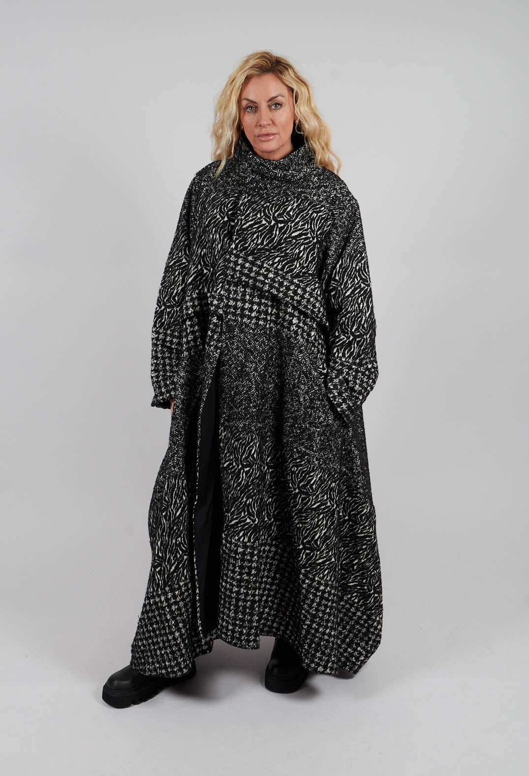 Long Wool Coat in Black