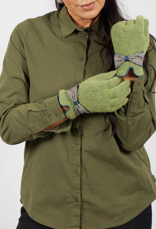 Gloves with Bow in Green