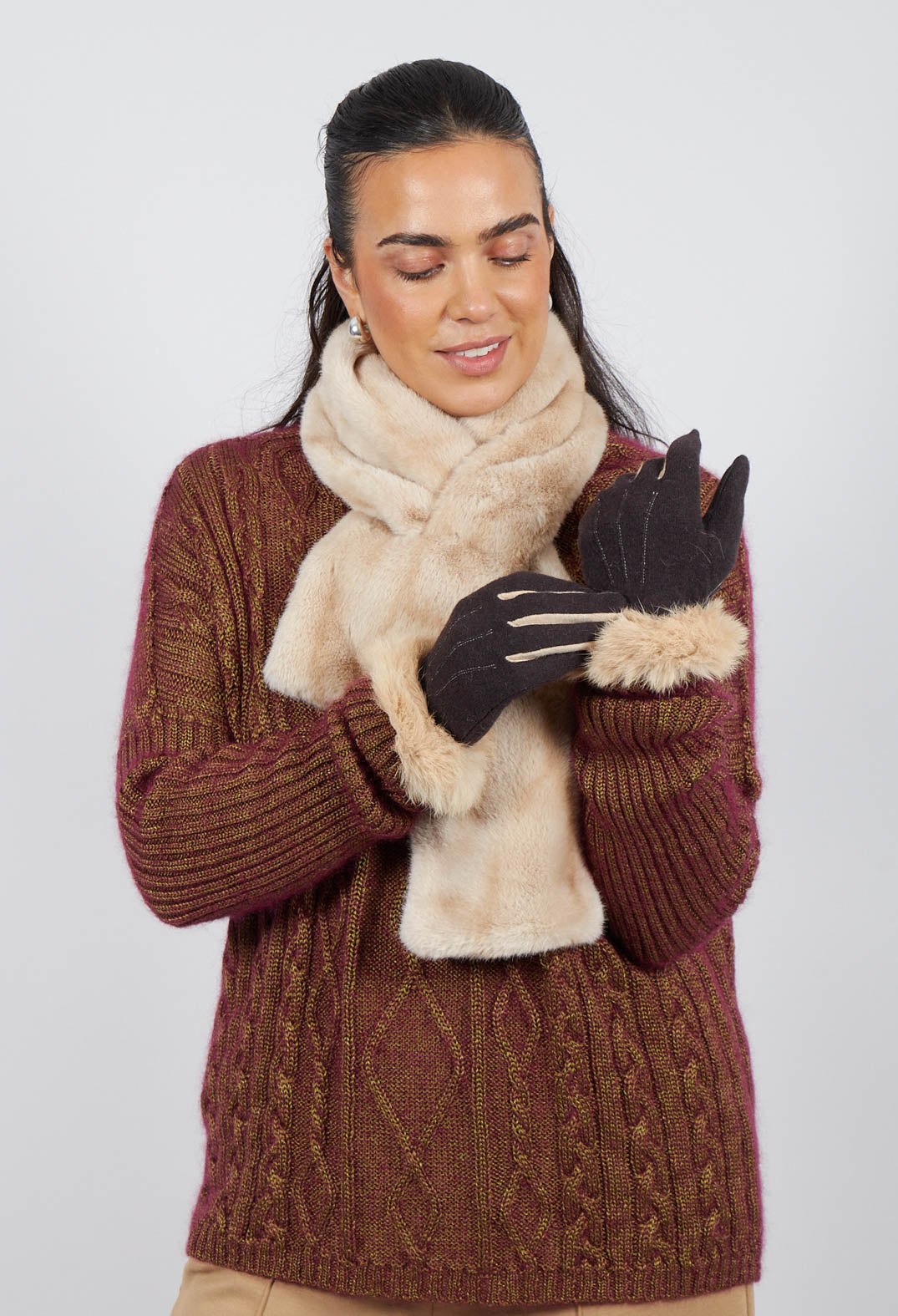 Gloves with Fur Trim in Marron Beige