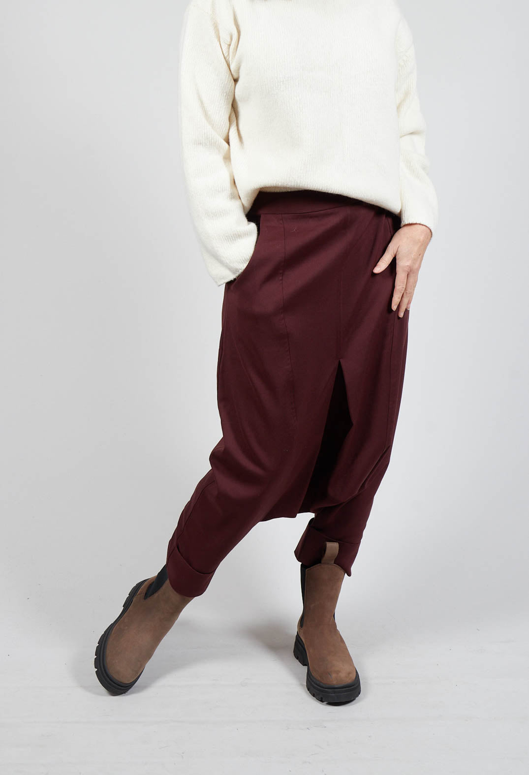 Drop Crotch Rolled Up Woven Trousers in Burgundy
