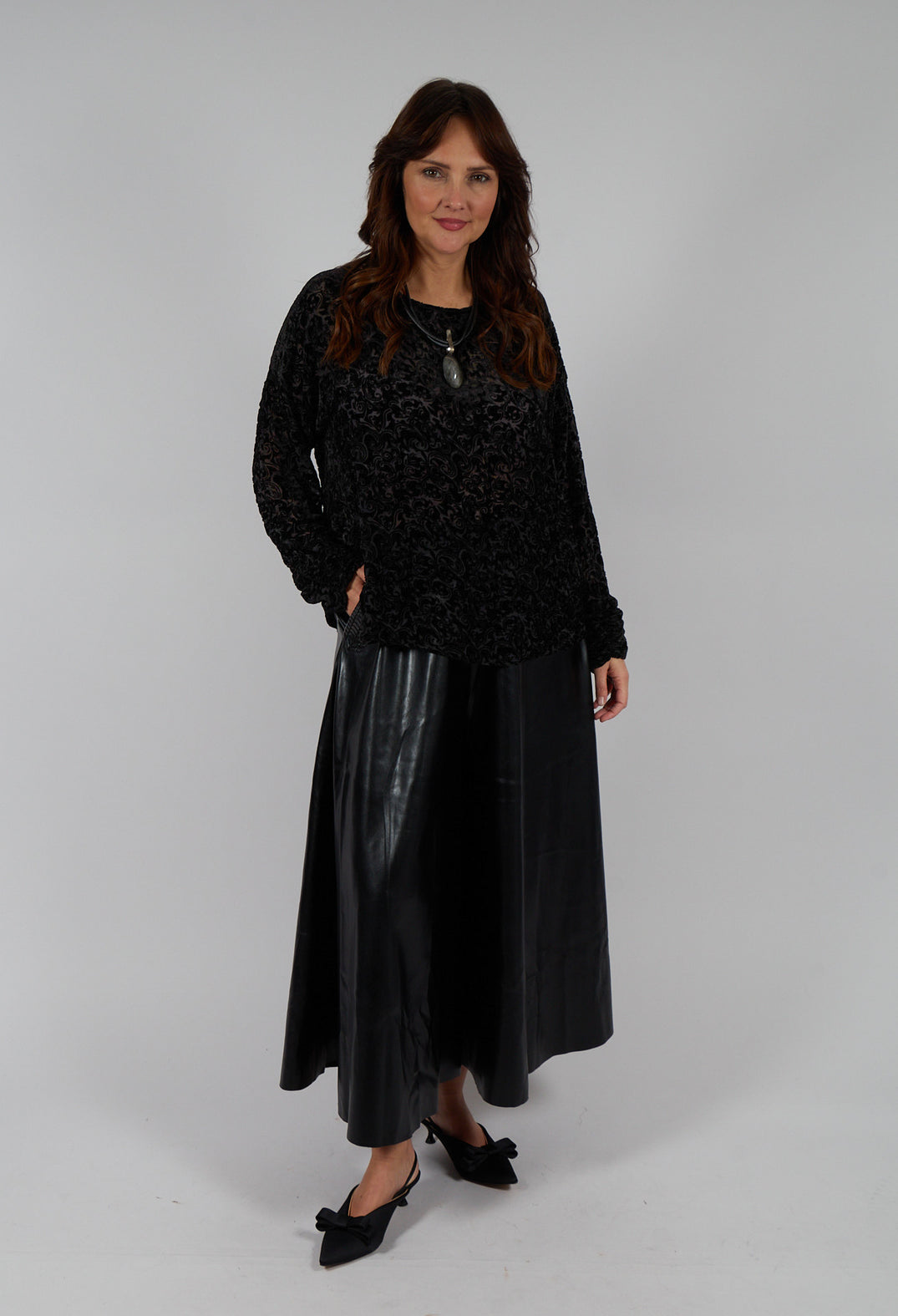 Velvet Patterned Wide Top in Black