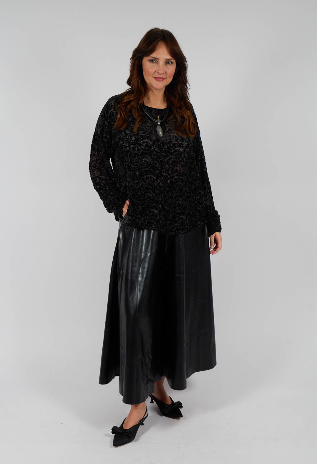 Velvet Patterned Wide Top in Black