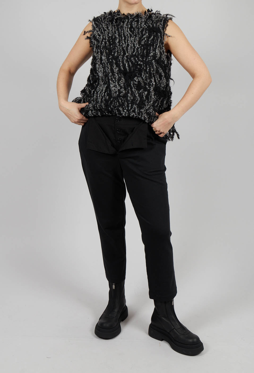 Cropped Button Detail Trousers in Black