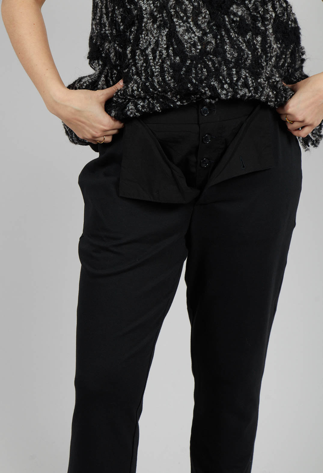 Cropped Button Detail Trousers in Black