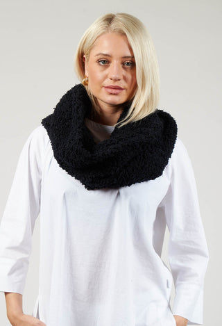Adrettich Scarf in Kaviar Black