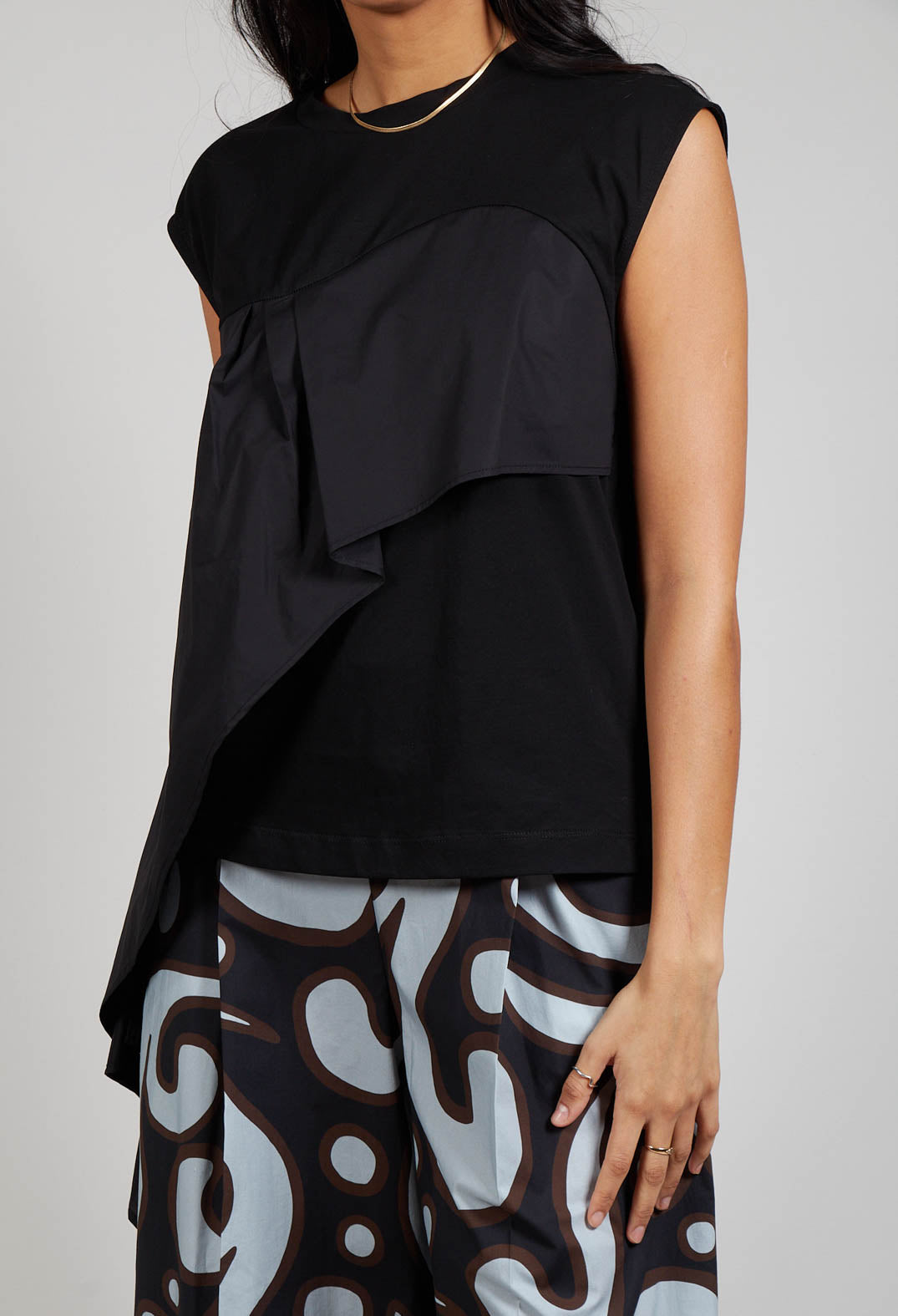 Asymmetric Cut Top in Black