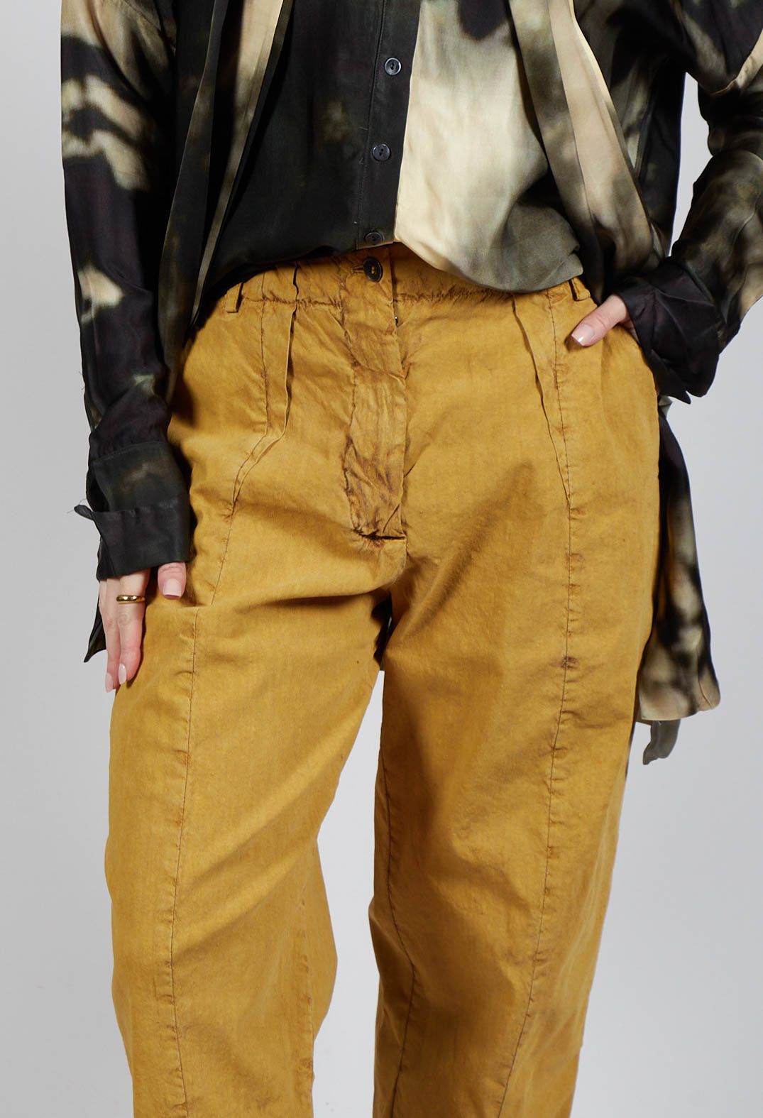 Baggy Les Trousers in Ocra