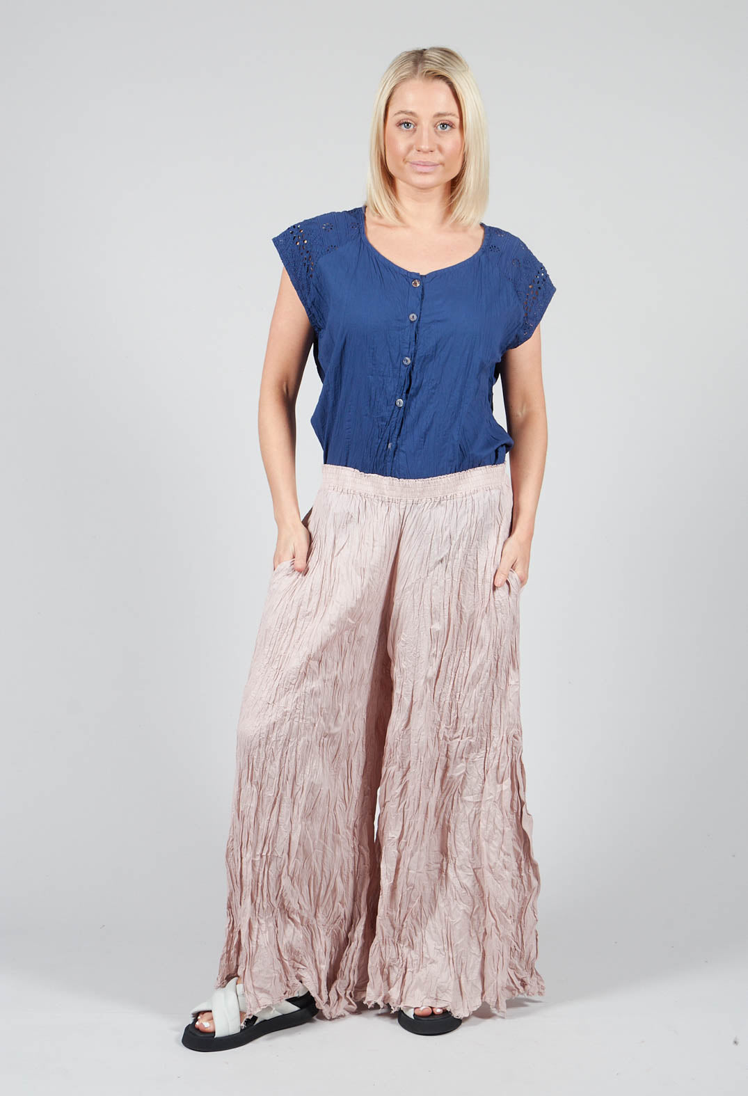 Bluhtextil Trousers in Reife