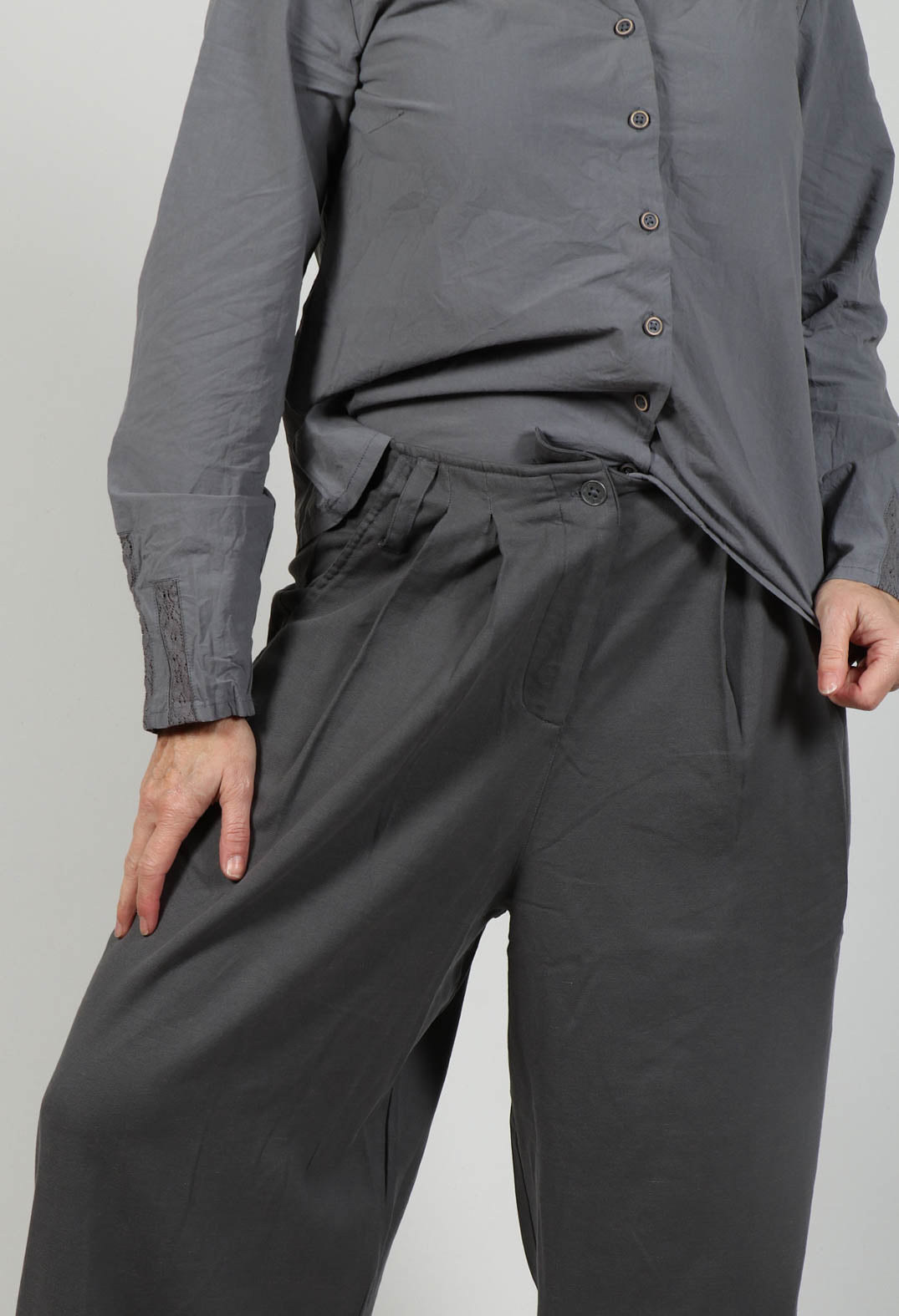 Botvi Twill Trousers in Grey