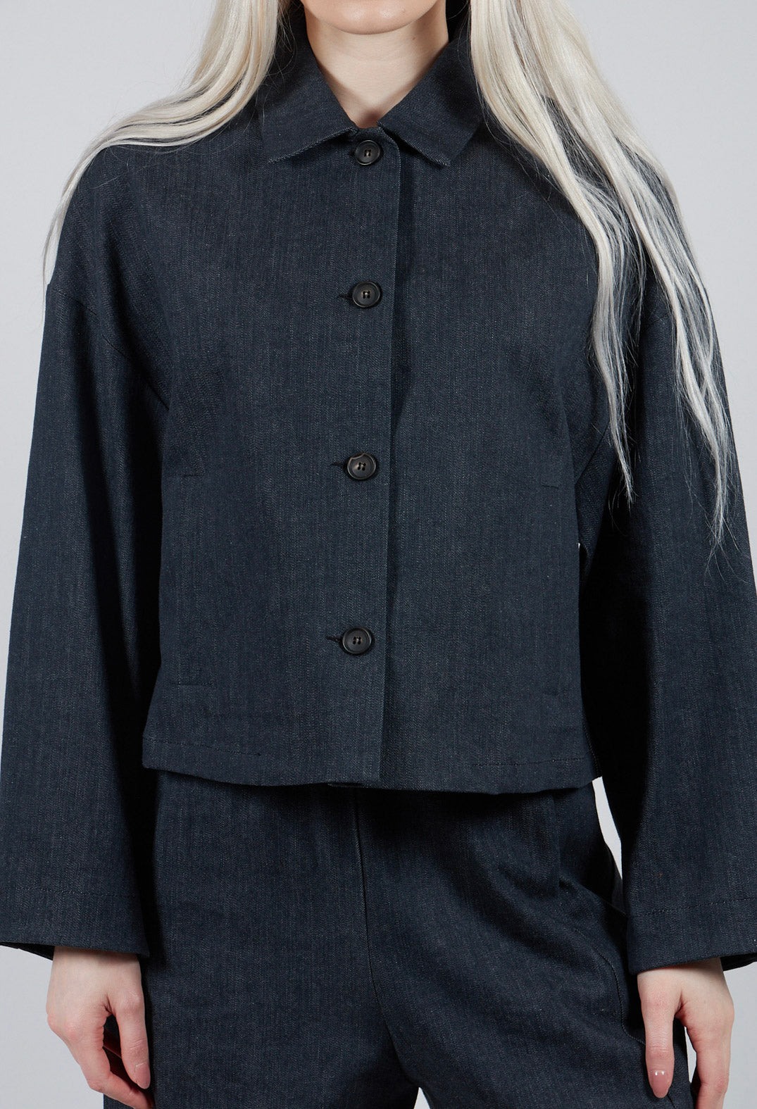 Boxy Short Jacket in Nero