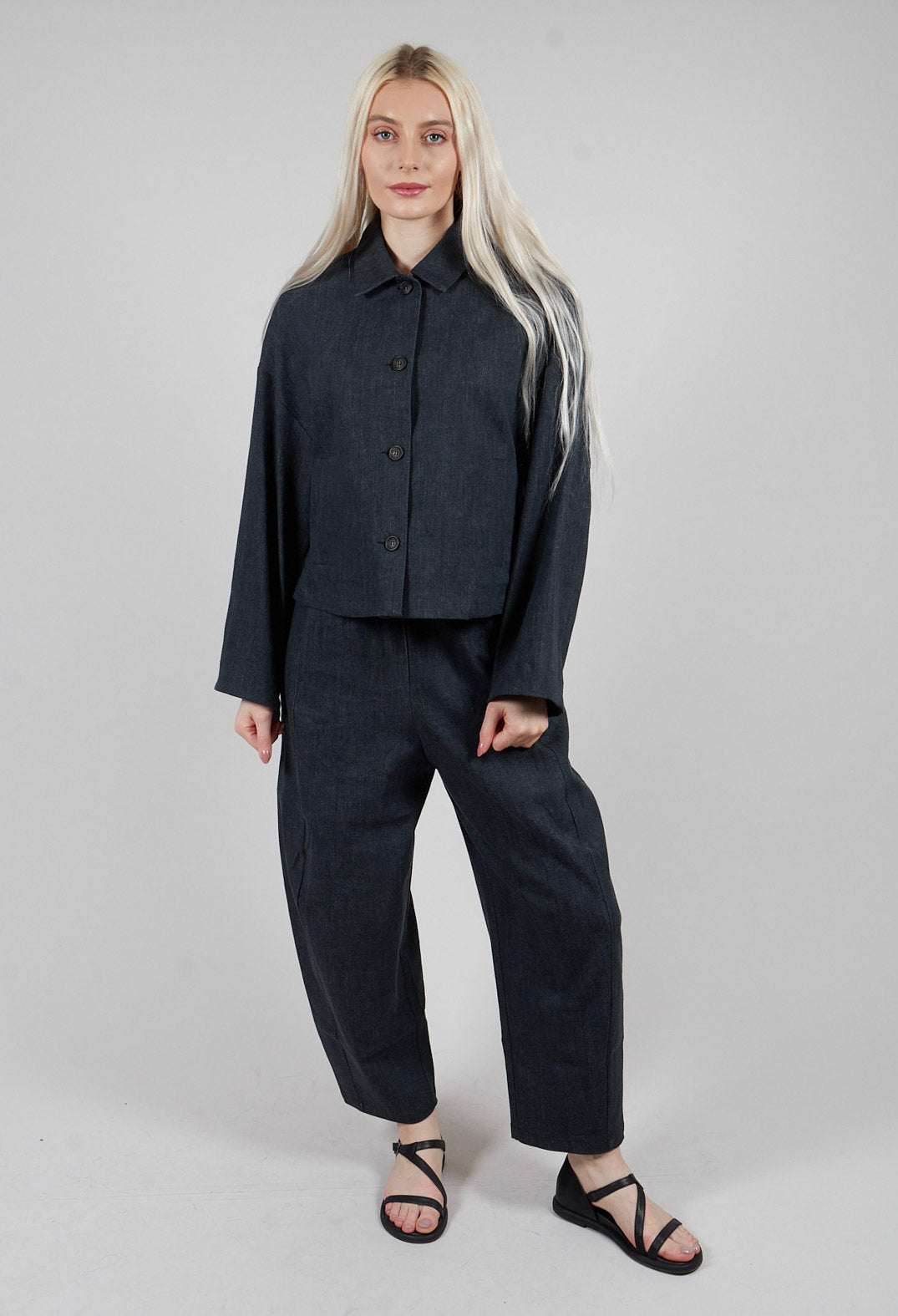 Boxy Short Jacket in Nero