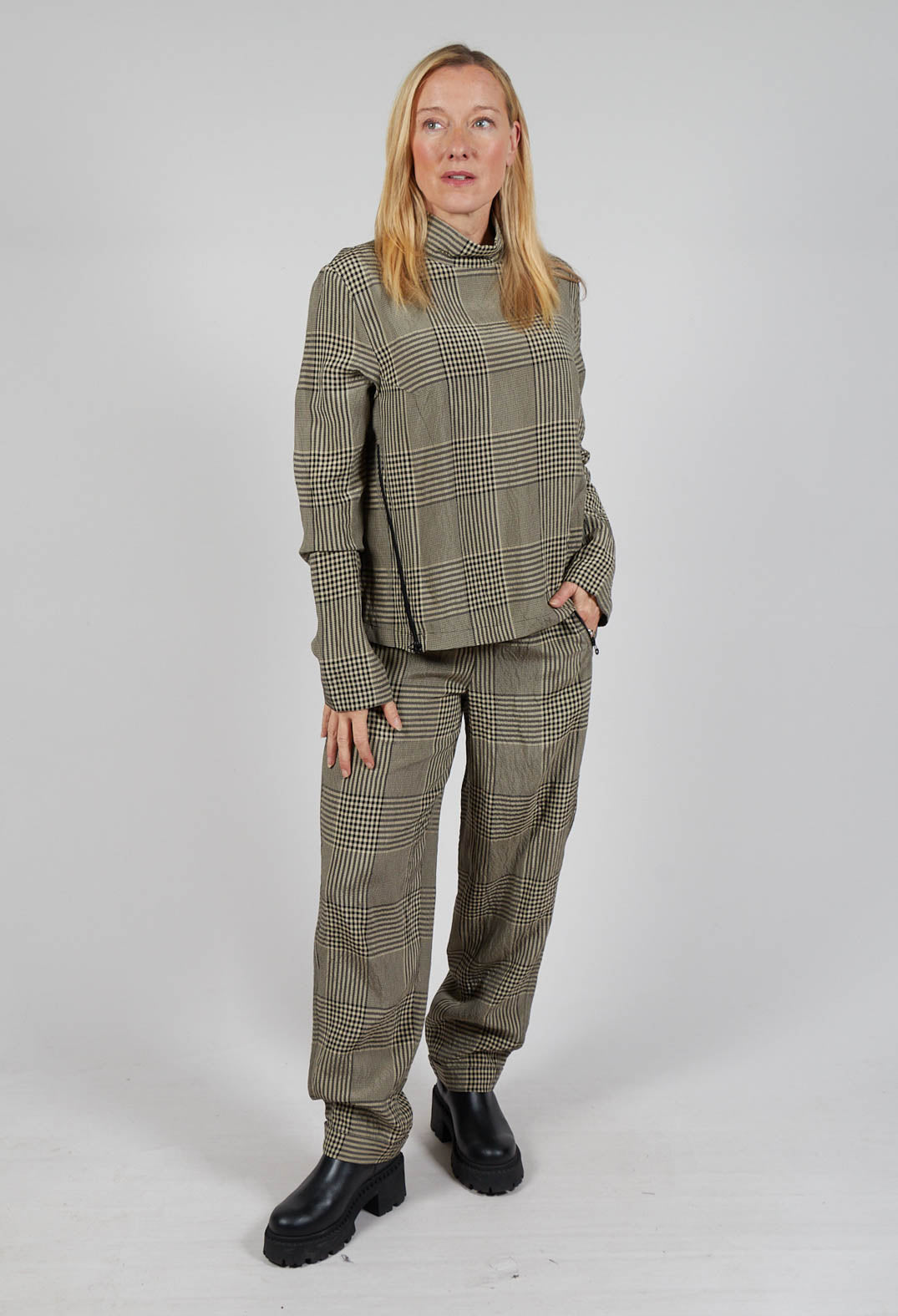 Brody Jumper in Crumble
