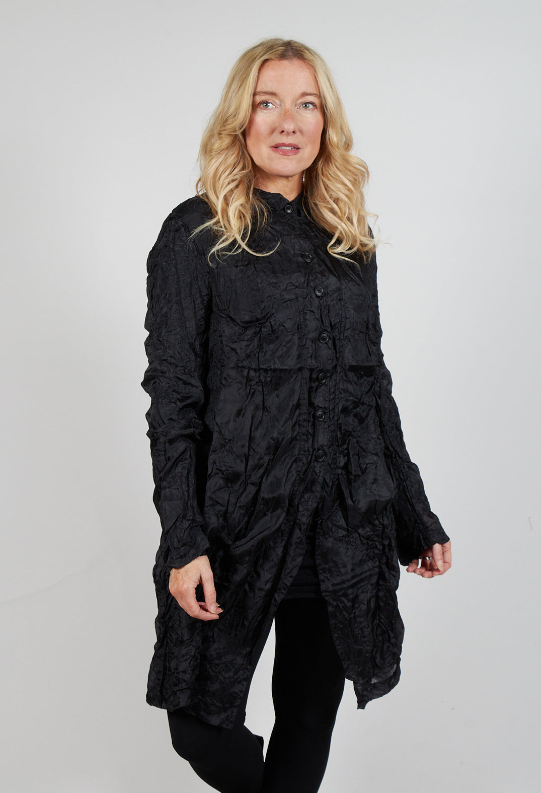 Button Plisse Shirt in Black
