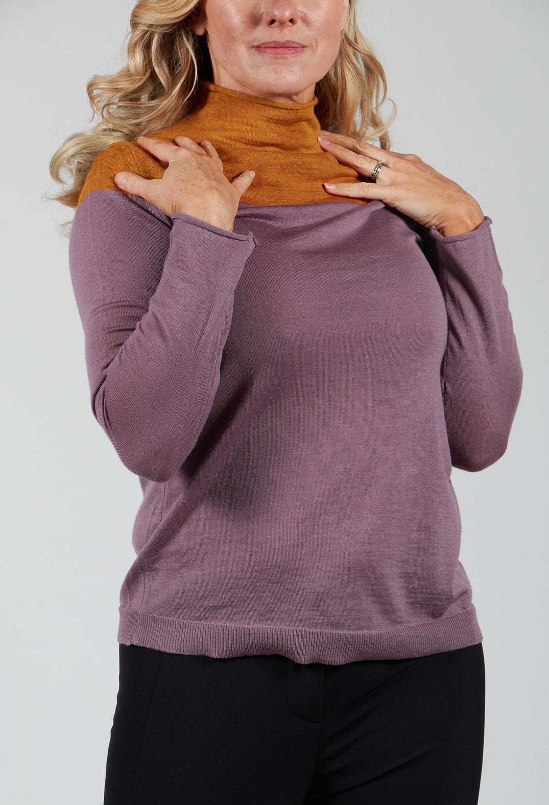 Sheer Wool Turtle Neck Knitwear in Amethyst