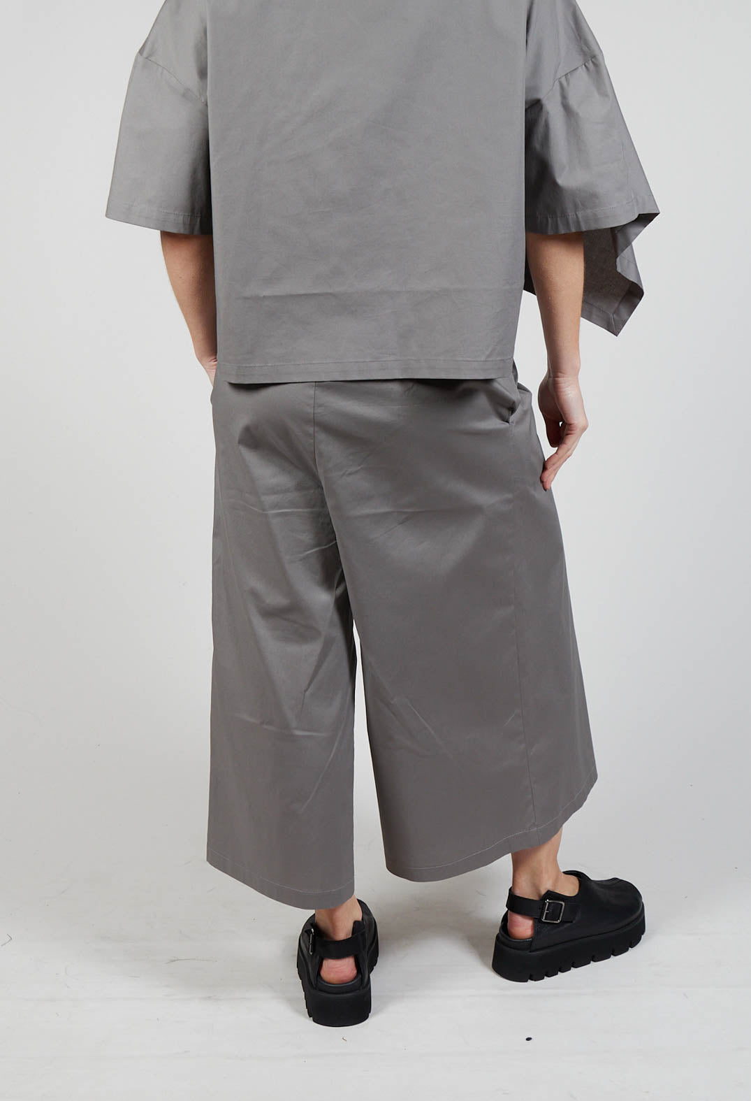 COSE Trousers in Grey Brown