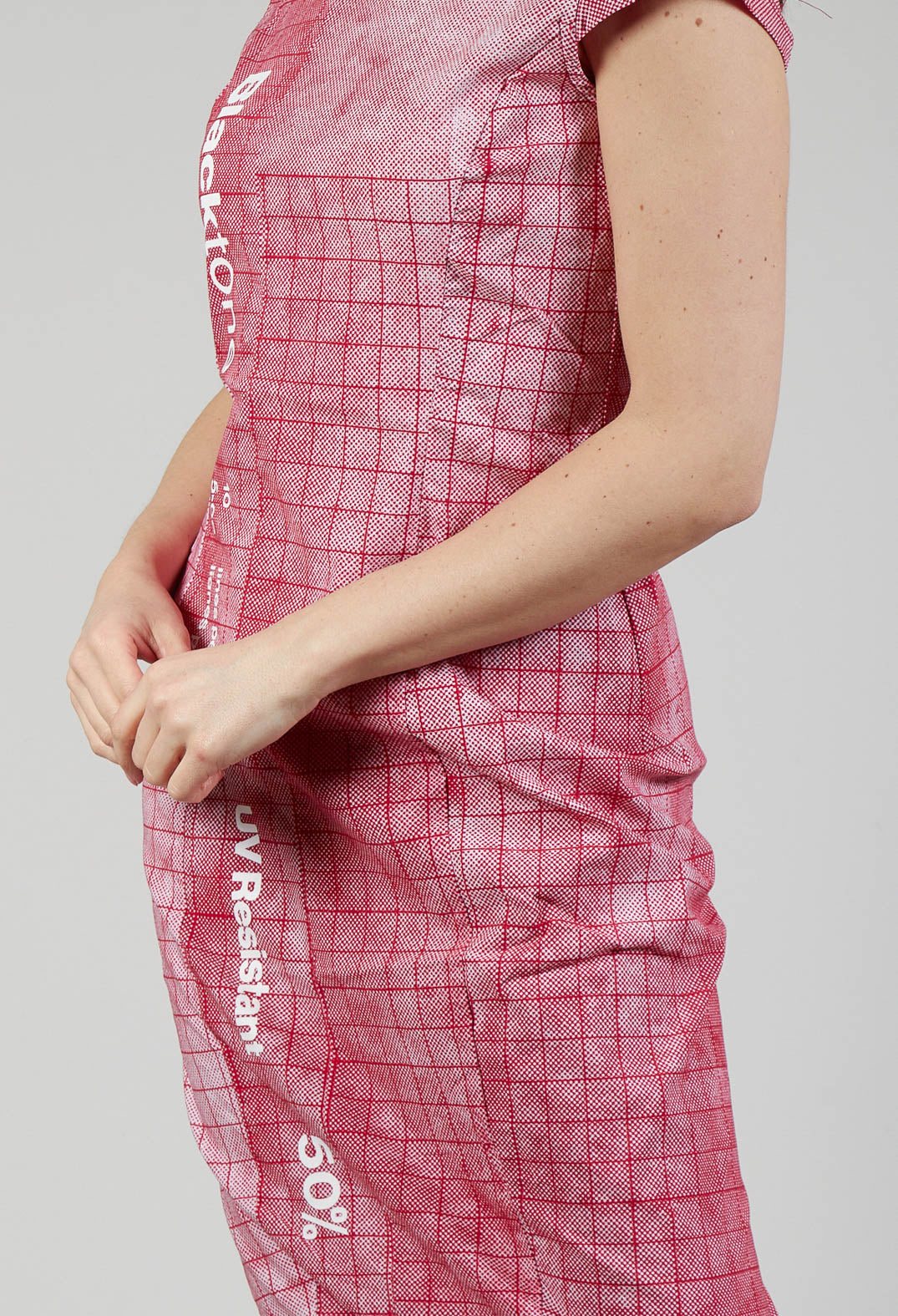 Capped Sleeve Slim Fit Dress in Placed Chili Print
