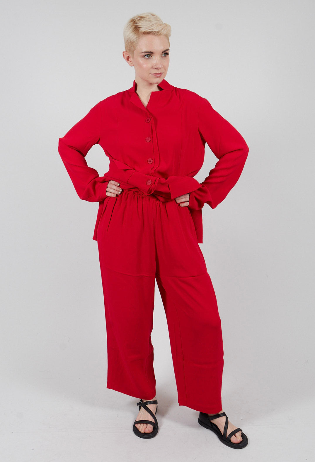 Casual Pull-On Trousses in Wild Red