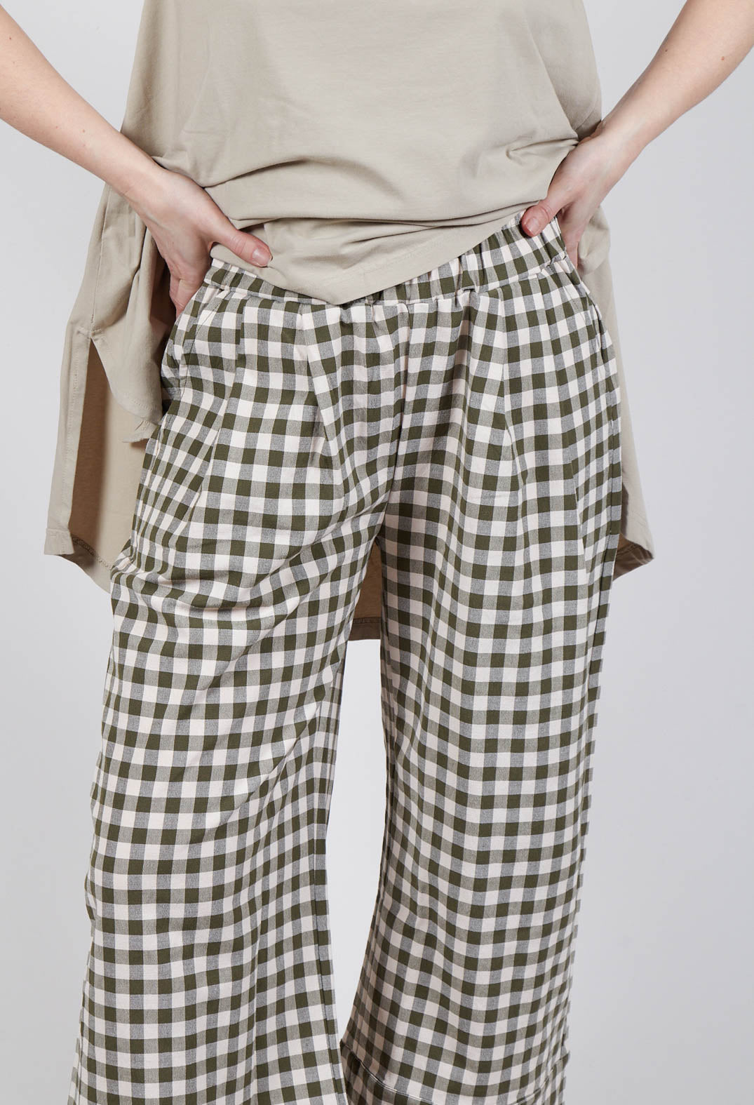 Chiaro Q Trousers in Alga