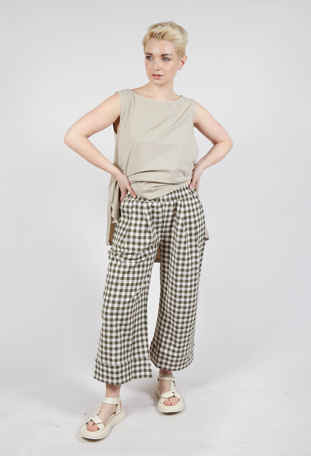 Chiaro Q Trousers in Alga
