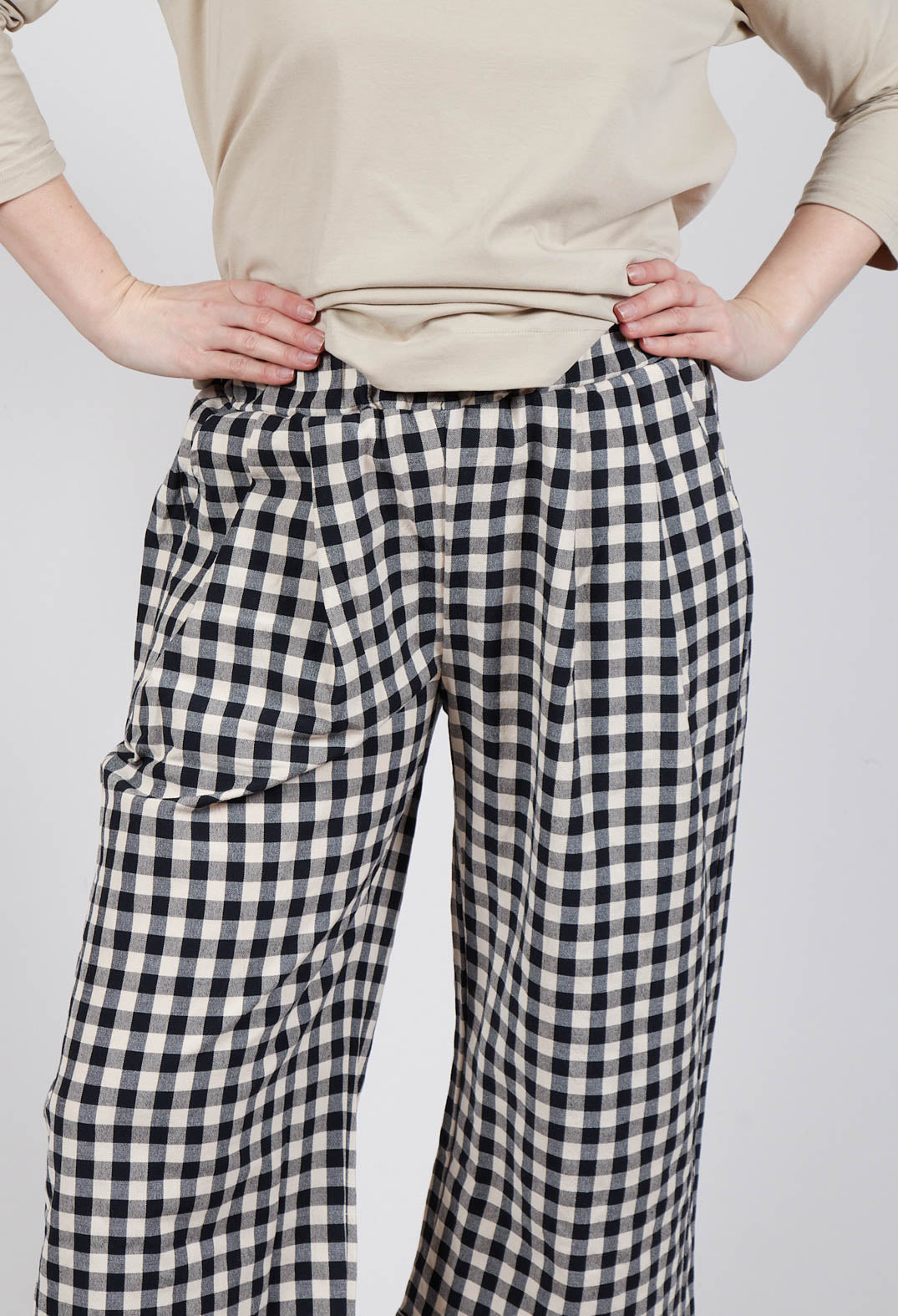 Chiaro Q Trousers in Nero
