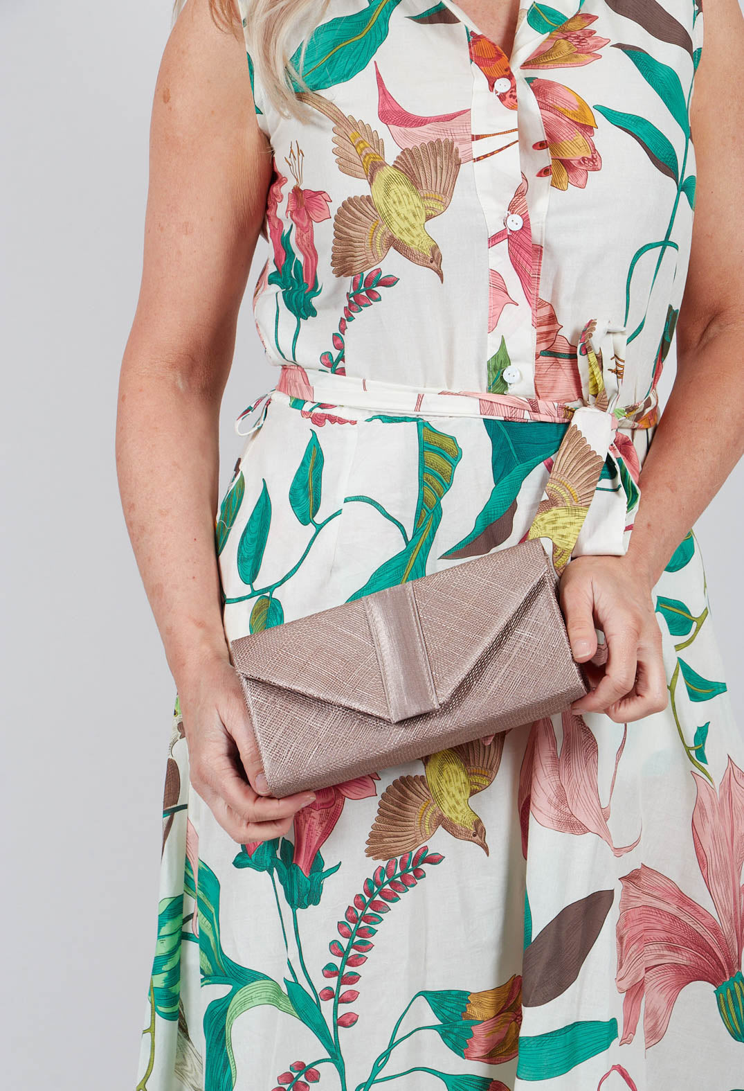 Clutch Bag in Coffee