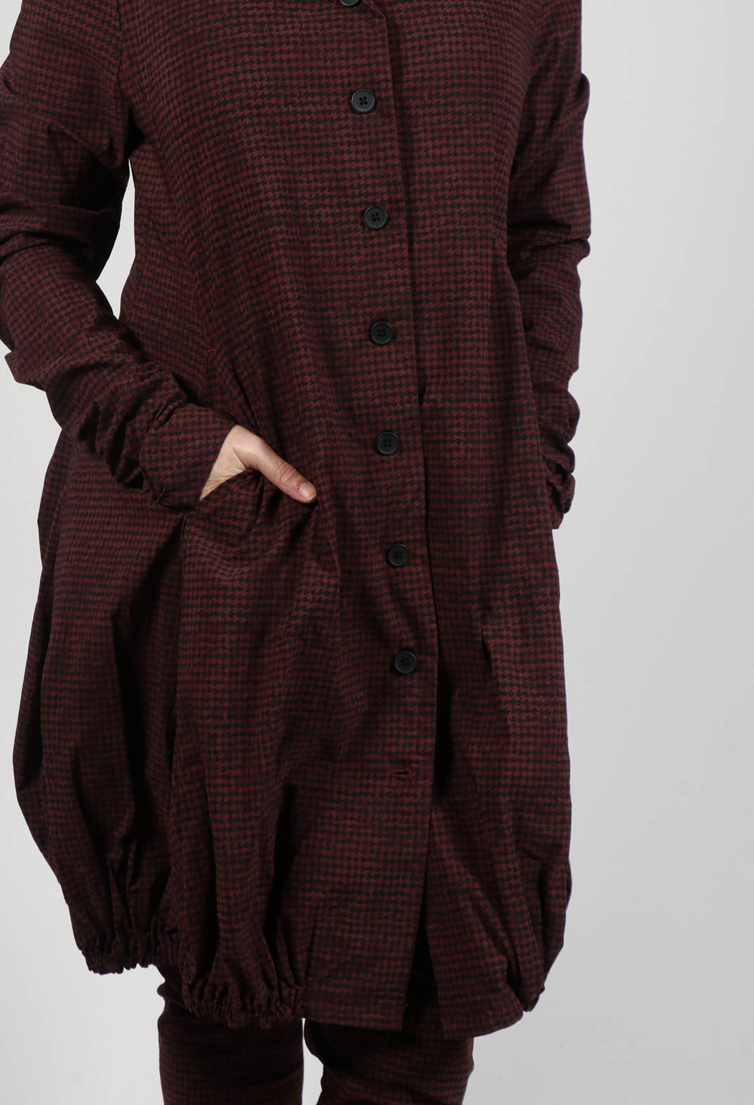 Coat with Gathered Hem in Wood Print