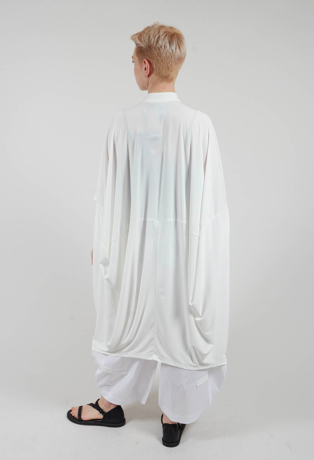 Collarless Dress in White Isar