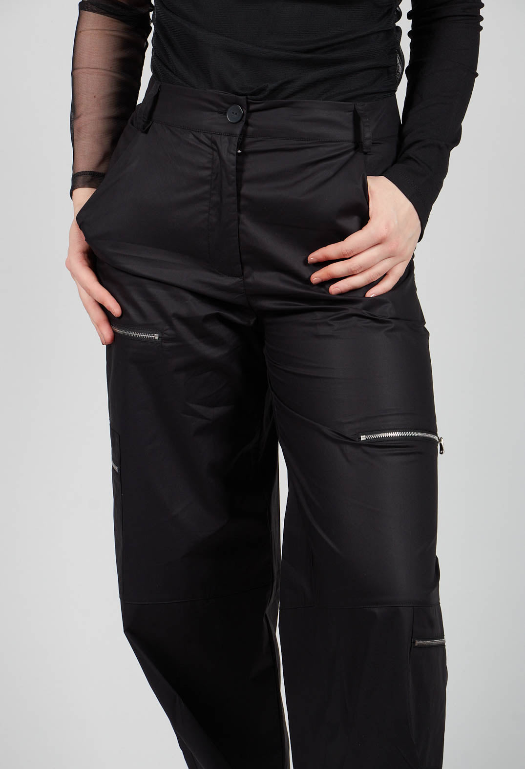 Cotton Cargo Trousers in Nero