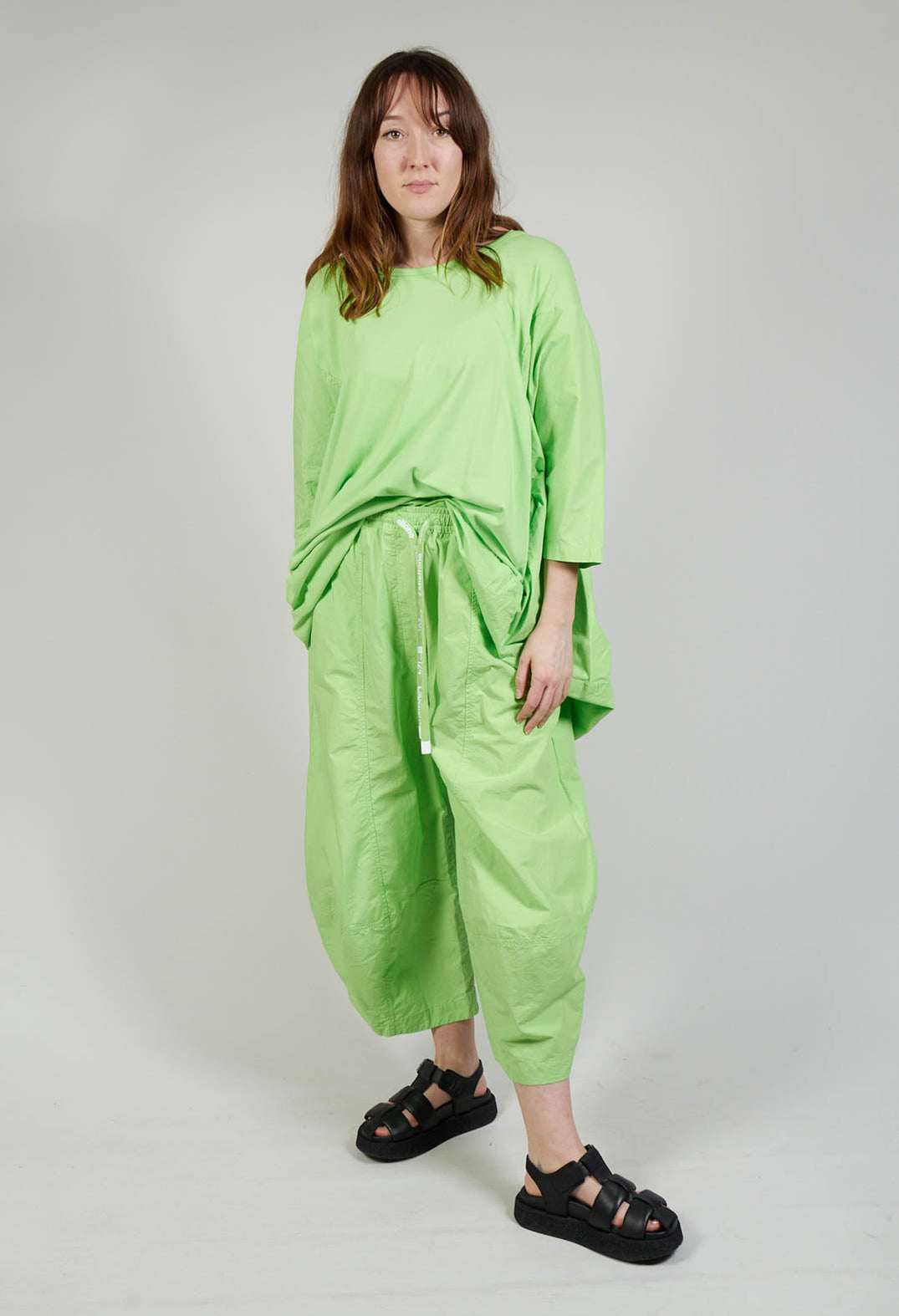 Cropped Balloon Leg Trousers in Lime