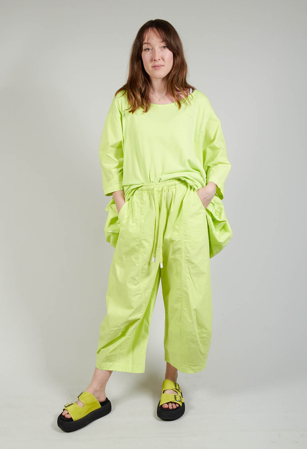 Cropped Balloon Leg Trousers in Sun