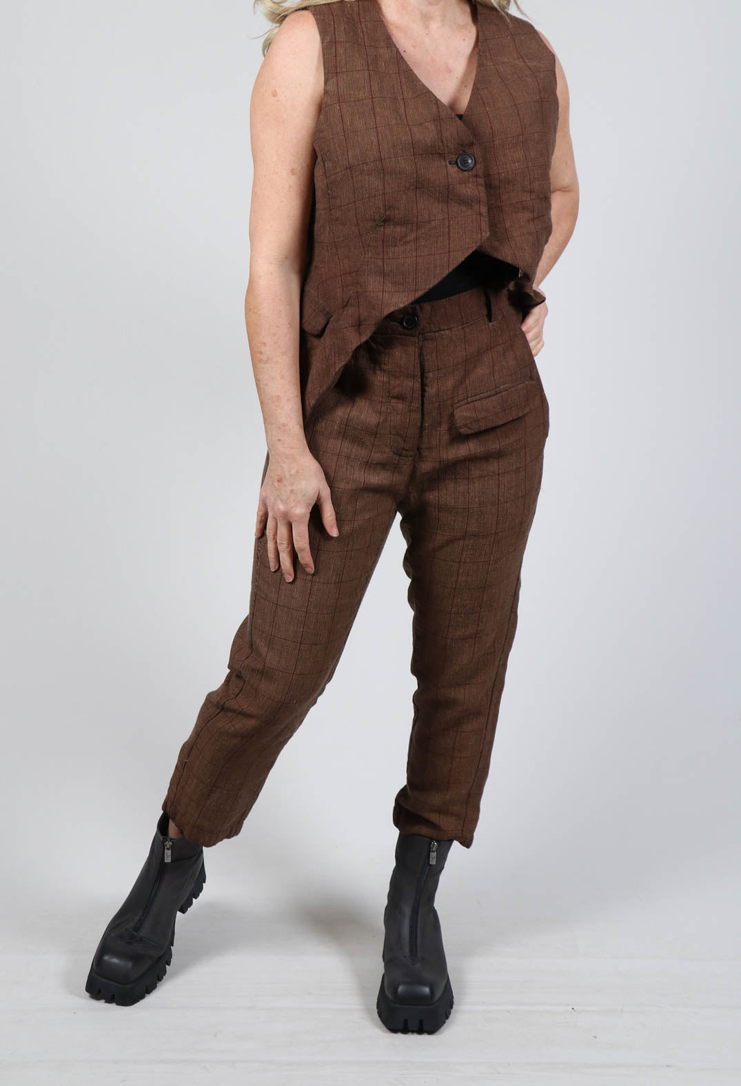 Cropped Straight Trousers in Amaretto Cloud