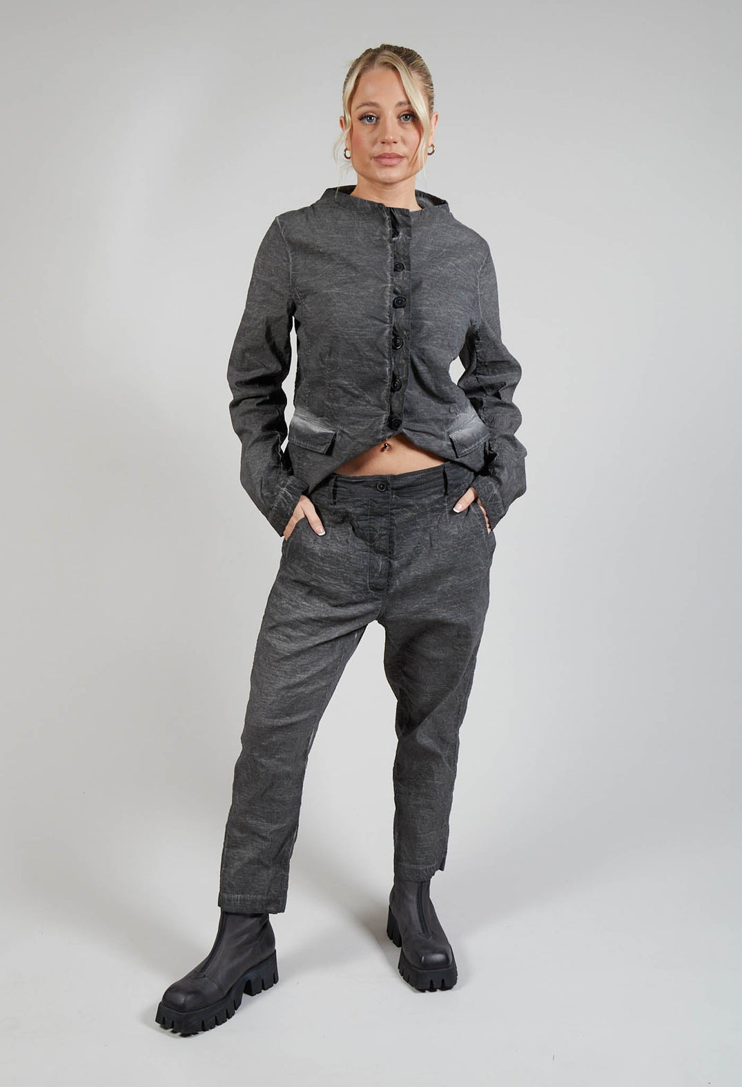 Cropped Trousers in Coal Cloud