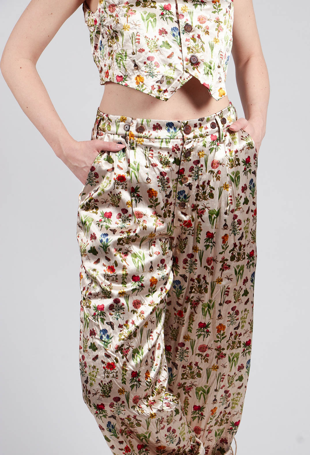 Cropped Trousers in Petite Fleurs
