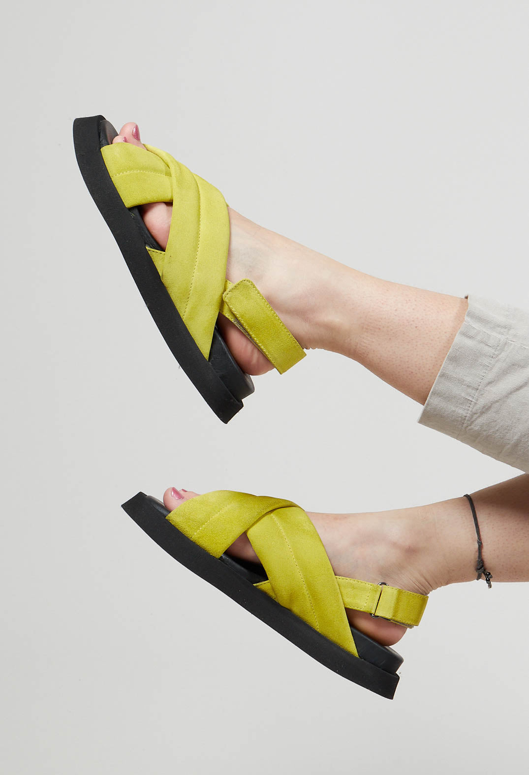 Cross Over Strap Sandals in London Giallo