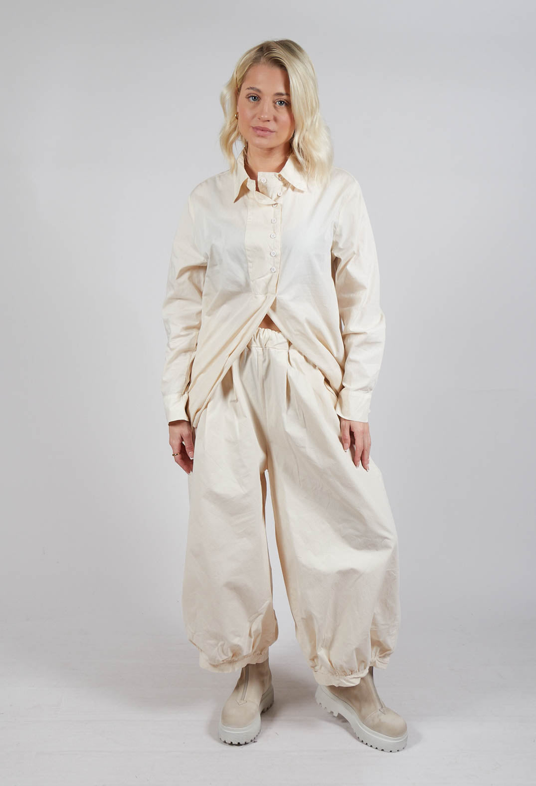 Cuffed Hem Trousers in Cream