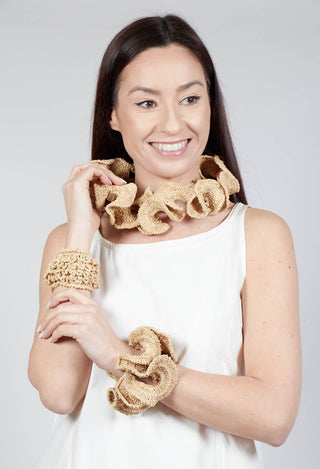 Curled Woven Necklace in Raffia