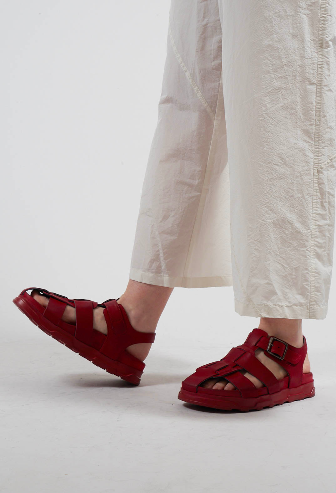 Cut out Sandals in Gasoline Rosso