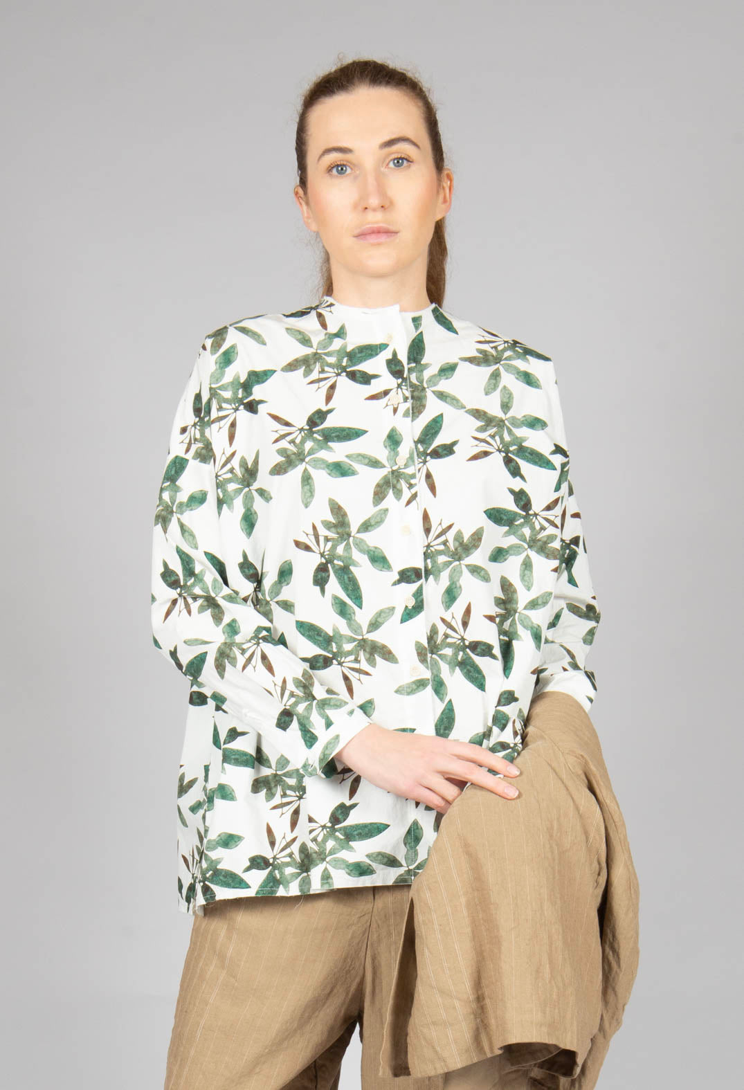 Collarless Shirt in Willow Leaf Print