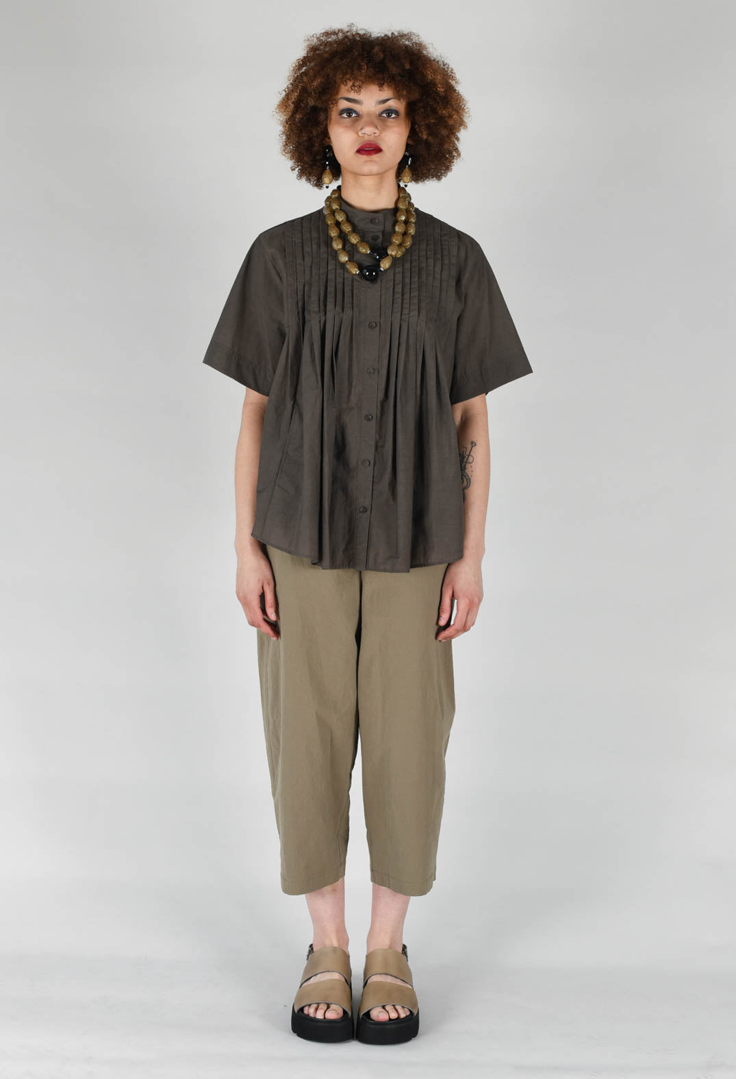 Balloon Leg Cropped Trousers in Brown